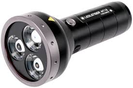 Torcia led professionale - Led Lenser MT18 3000 lumen 96h